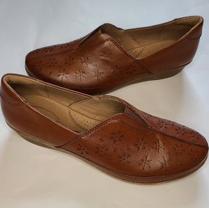 NWOT New Clarks Women's Everlay Dairyn Tan, sz 9W
